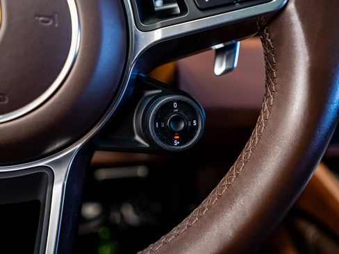 Used 2023 Porsche Cayenne GTS image 43