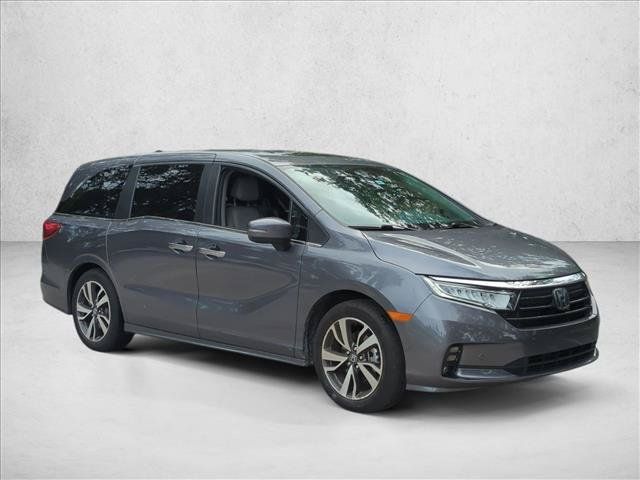 Certified 2024 Honda Odyssey Touring image 3