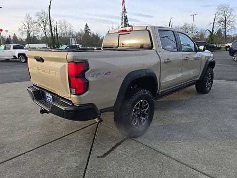 Used 2024 Chevrolet Colorado ZR2 w/ Technology Package image 6