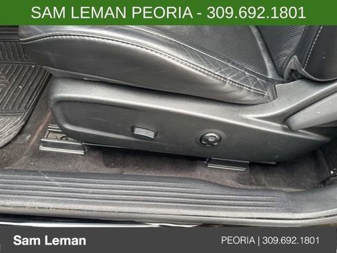 Used 2018 Dodge Challenger SXT Plus image 10