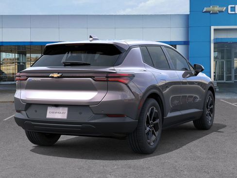 New 2026 Chevrolet Equinox EV LT image 4