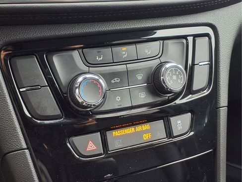 Certified 2022 Buick Encore Preferred w/ Safety Package AWD/4WD image 8