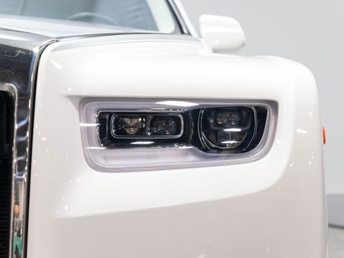 Used 2019 Rolls-Royce Phantom Sedan RWD image 57