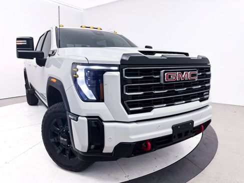 Used 2025 GMC Sierra 2500 AT4 w/ AT4 Premium Plus Package image 9