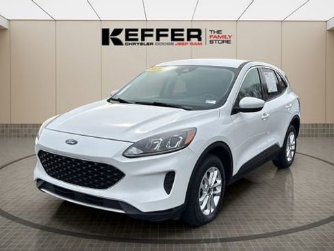 Used 2020 Ford Escape SE image 1