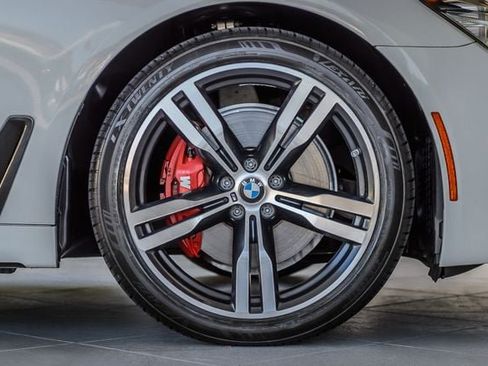 Used 2017 BMW 740i RWD image 16