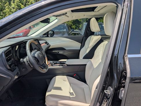Used 2023 Lexus RX 350 Premium w/ Accessory Package AWD/4WD image 14