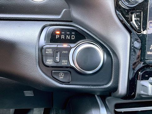 Used 2023 RAM 1500 Big Horn AWD/4WD image 30