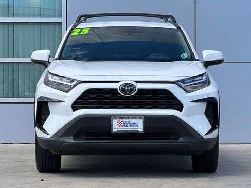 Used 2025 Toyota RAV4 XLE AWD/4WD image 6
