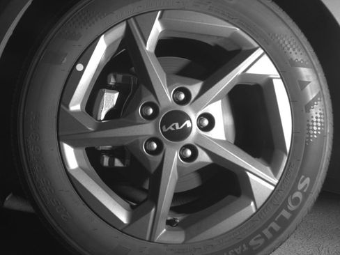 Used 2025 Kia K4 LXS image 12