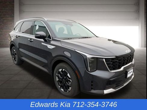 New 2025 Kia Sorento S image 6