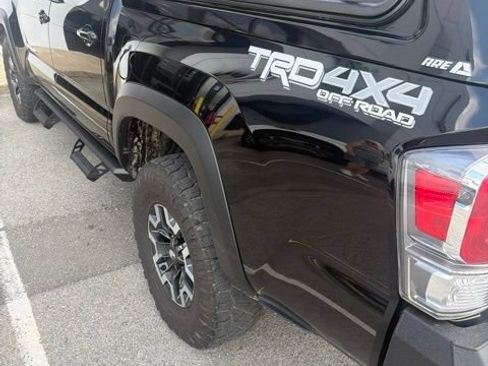 Used 2022 Toyota Tacoma TRD Off-Road AWD/4WD image 8