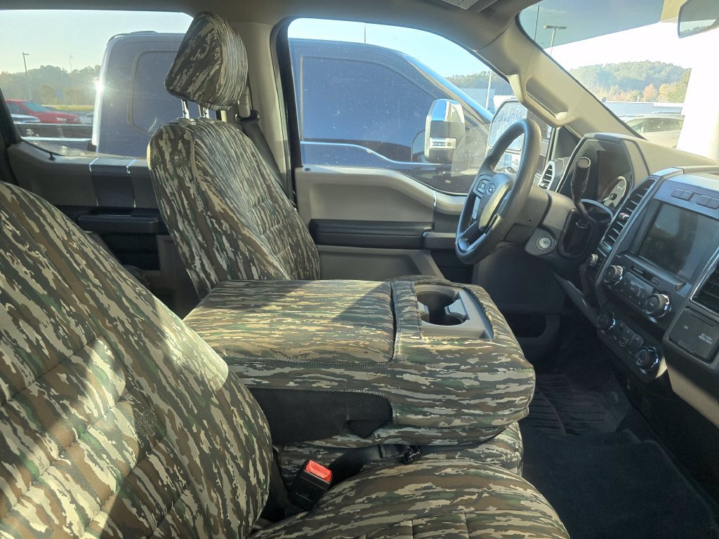 Used 2022 Ford F250 XLT w/ Black Appearance Package AWD/4WD image 3