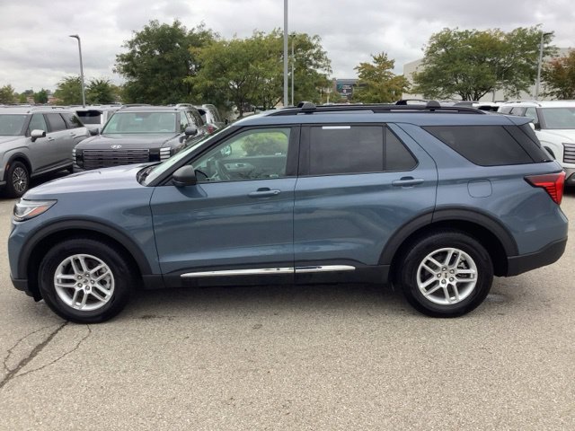 Used 2025 Ford Explorer Active AWD/4WD image 8