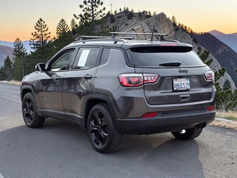Used 2020 Jeep Compass Latitude FWD image 5