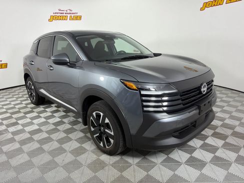 Certified 2025 Nissan Kicks SV w/ Charging Package AWD/4WD image 11