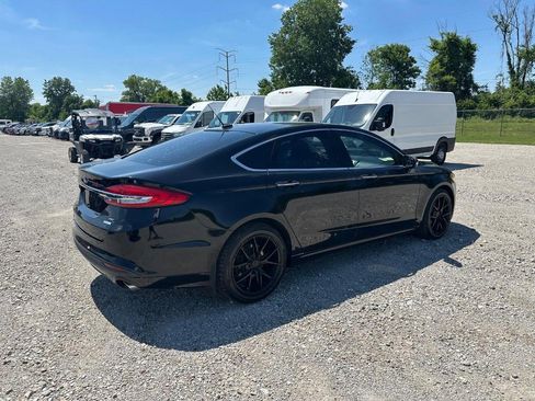 Used 2018 Ford Fusion SE w/ Fusion SE Technology Package FWD image 5