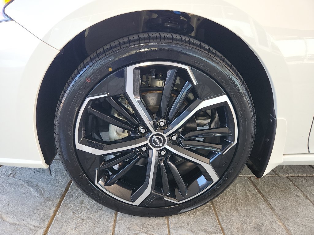 Used 2024 Nissan Altima 2.5 SR FWD image 30
