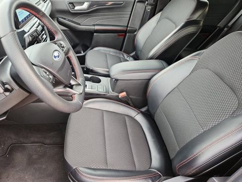 Used 2025 Ford Escape ST-Line image 9