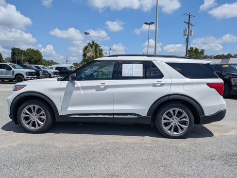 Used 2022 Ford Explorer XLT w/ Equipment Group 202A RWD image 7