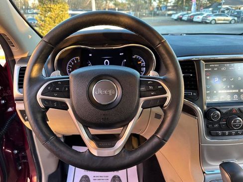 Used 2017 Jeep Grand Cherokee Limited w/ Luxury Group II image 27