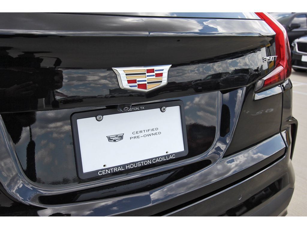 Used 2025 Cadillac XT4 Premium Luxury FWD image 31