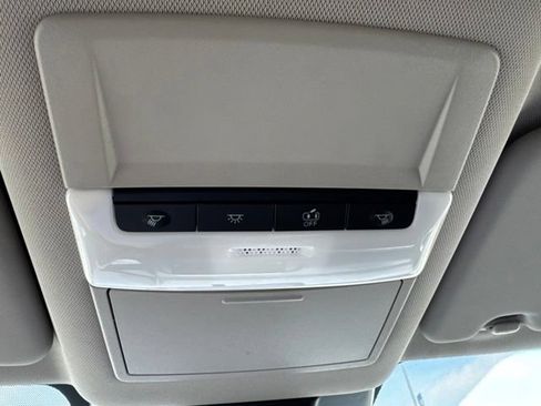 Used 2024 Nissan Rogue S FWD image 23
