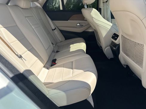 Used 2023 Mercedes-Benz GLE 350 4MATIC w/ Premium Package image 15