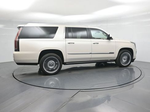 Used 2015 Cadillac Escalade ESV Platinum image 28