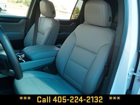 Used 2026 GMC Acadia Elevation w/ Elevation Premium Package AWD/4WD image 18