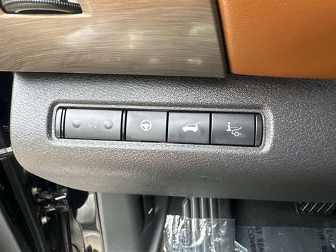 Used 2023 Nissan Pathfinder Platinum AWD/4WD image 31