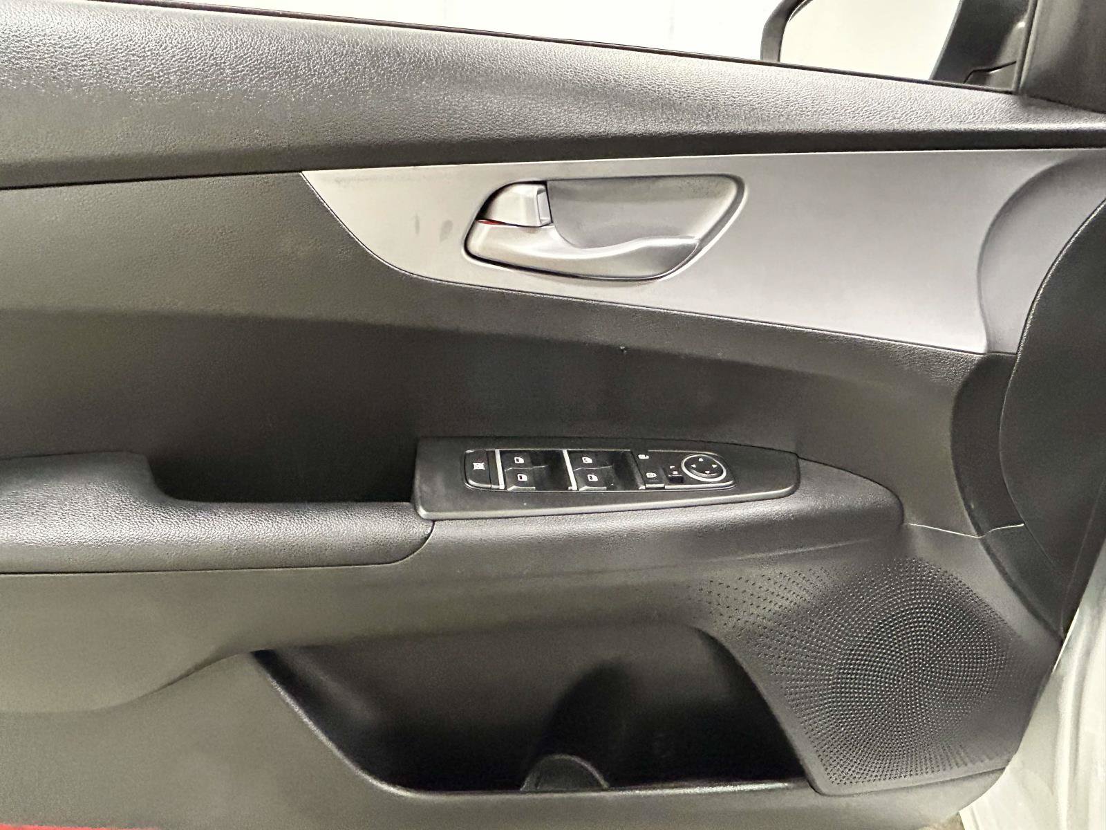 Used 2023 Kia Forte LXS FWD image 11