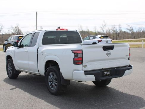 Used 2025 Nissan Frontier SV image 7