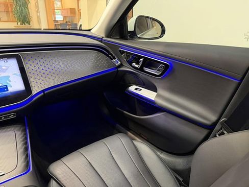 Used 2025 Mercedes-Benz E 350 Sedan image 11