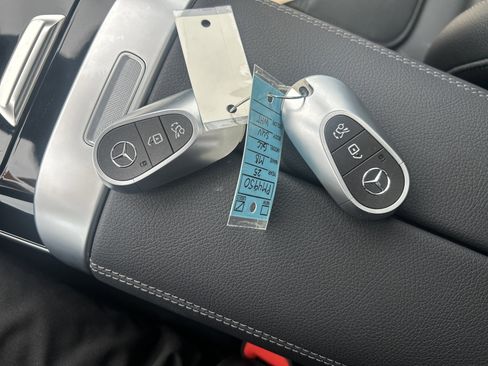 Used 2025 Mercedes-Benz GLC 300 4MATIC w/ Driver Assistance Package image 38