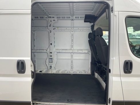 Used 2023 RAM ProMaster 2500 image 26