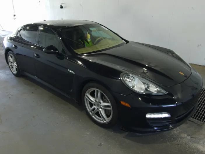 Used 2012 Porsche Panamera 4 image 1