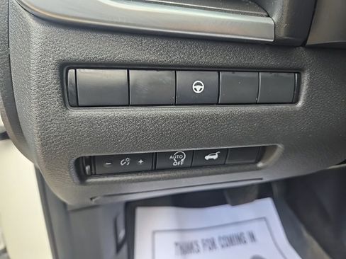 Used 2023 Nissan Rogue SV w/ SV Premium B Package AWD/4WD image 13