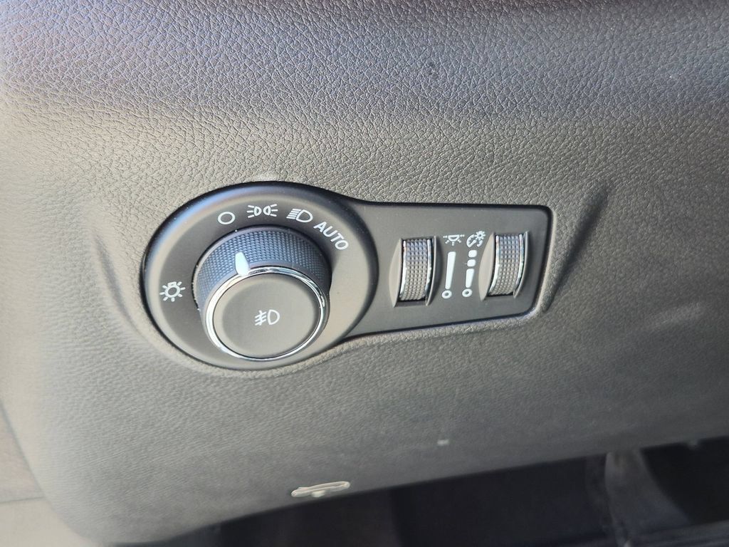 Used 2023 Jeep Compass Limited AWD/4WD image 14