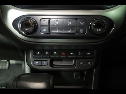 Used 2021 Chevrolet Colorado ZR2 image 16