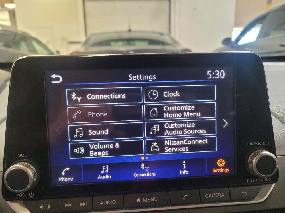 Used 2025 Nissan Altima 2.5 SV FWD image 25