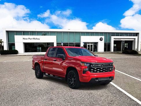 Used 2024 Chevrolet Silverado 1500 Custom image 2