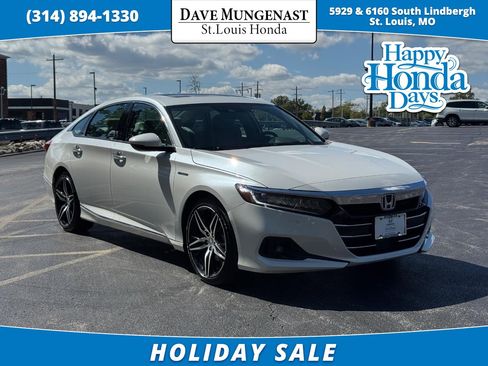 Certified 2022 Honda Accord Touring image 1