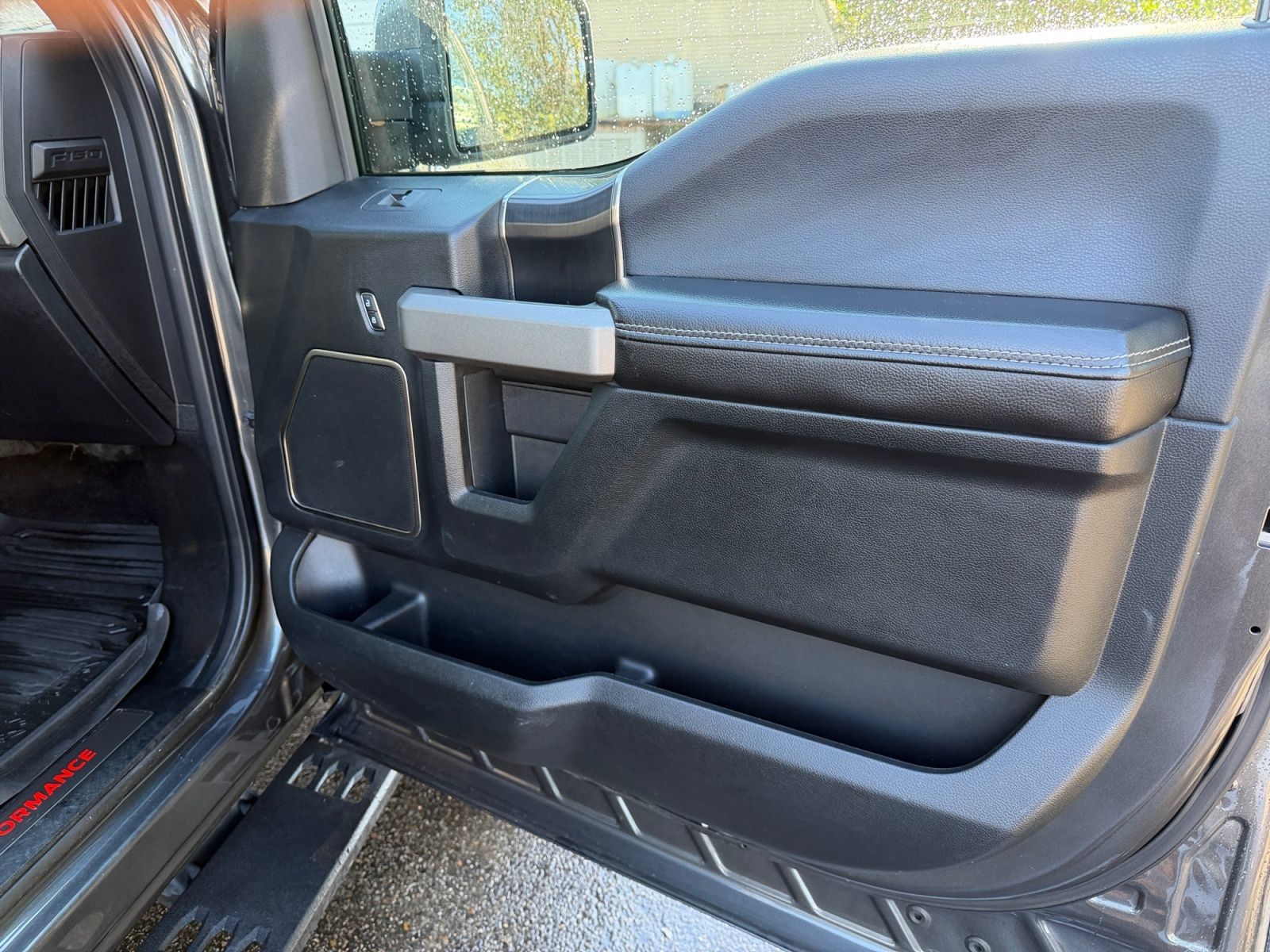 Used 2019 Ford F150 Raptor w/ Equipment Group 802A Luxury AWD/4WD image 17