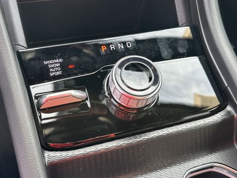 New 2026 Jeep Grand Cherokee Limited AWD/4WD image 4
