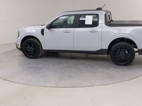 Certified 2025 Ford Maverick Lariat w/ Black Appearance Package image 19