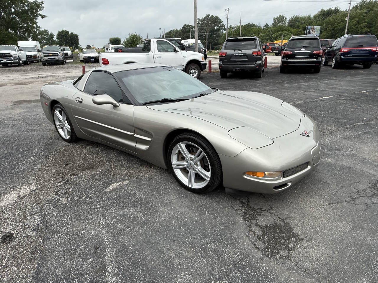 Used 1998 Chevrolet Corvette Coupe w/ Roof Pkg RWD image 7