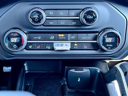 New 2025 Ford Bronco Badlands image 43