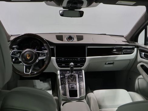 Used 2021 Porsche Macan Turbo AWD/4WD image 16