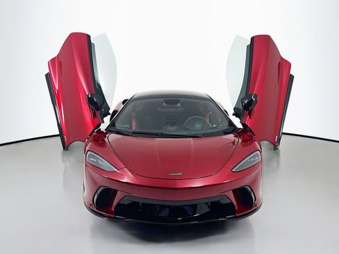 New 2026 McLaren GTS RWD image 2